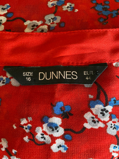 Dunnes - 16 red sleeveless floral print zip front blouse