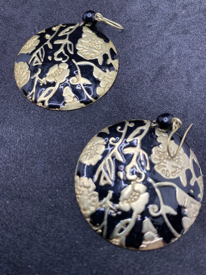 No brand - gold black floral design disc drop earrings