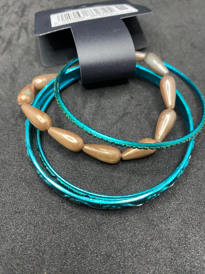 Essential Sparkle - green set of bangles bracelets