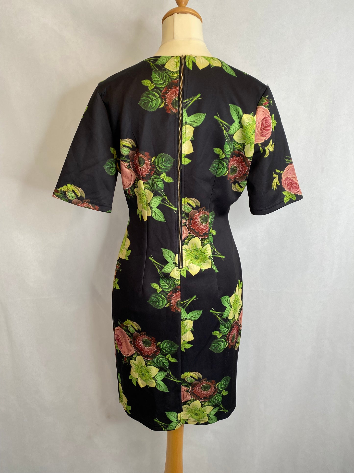 Amaya - L/12 - short sleeved floral fitted mini dress